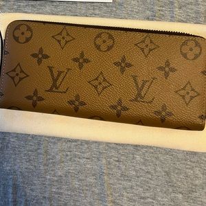 Louis Vuitton reverse Monogram Clemence wallet